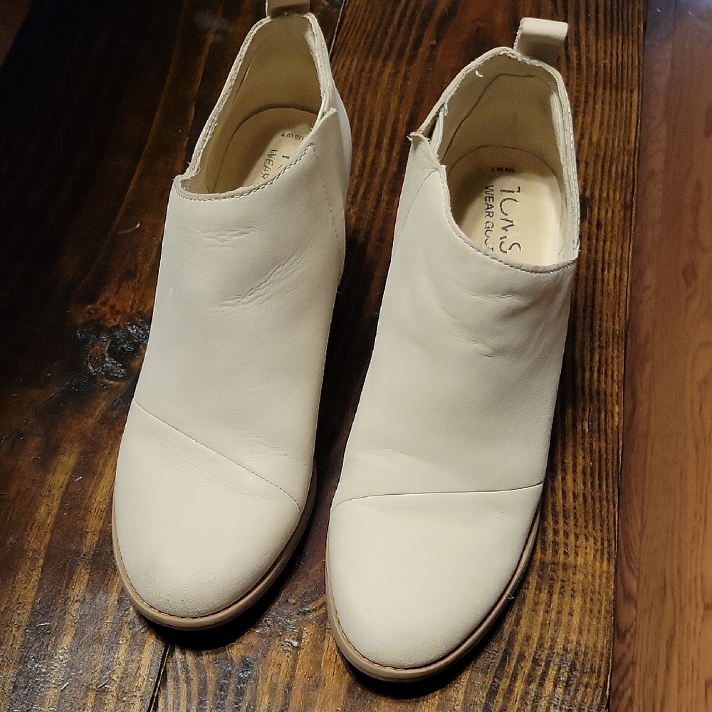 TOMS Women's Off-White Ankle Booties